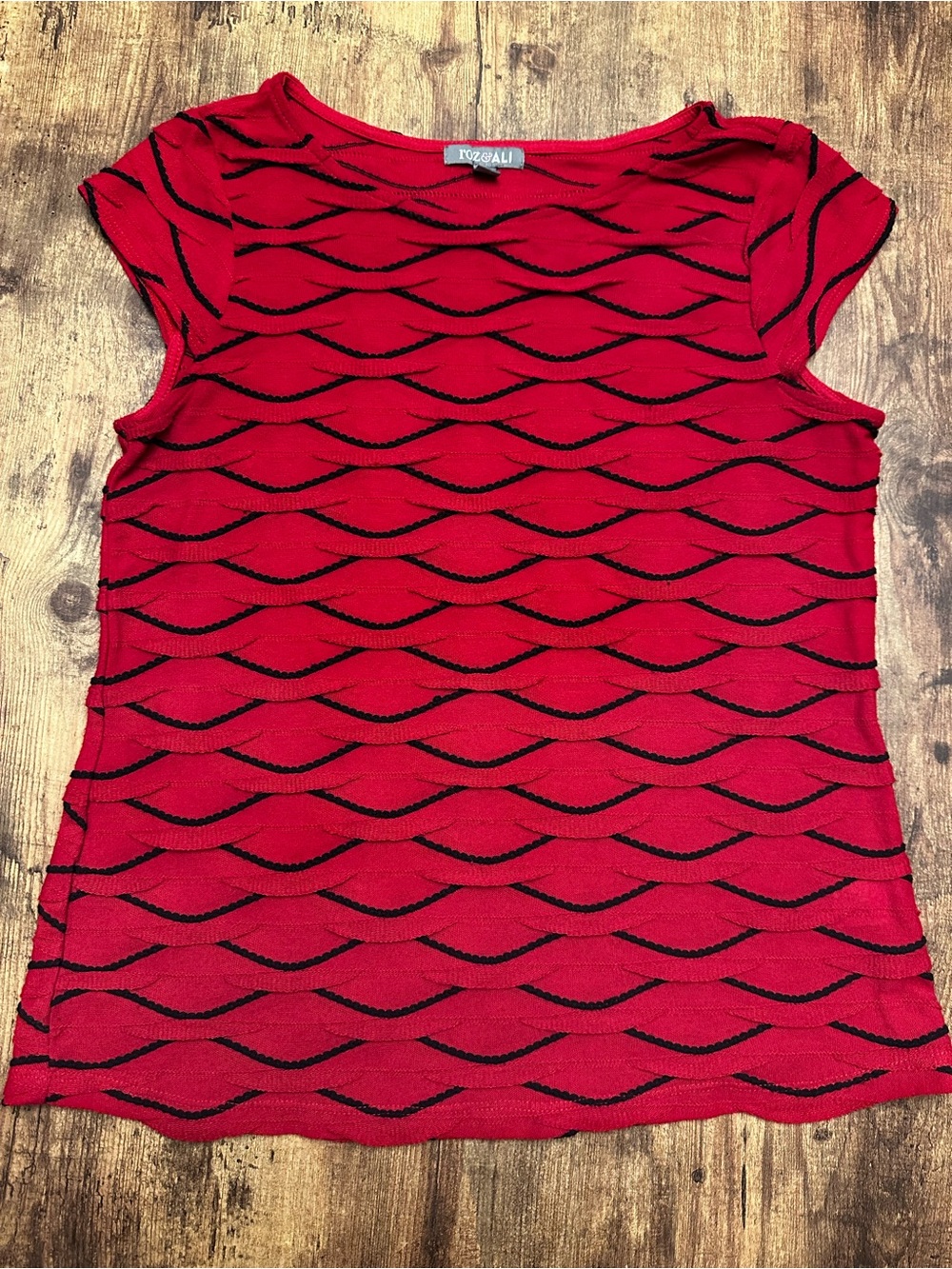 Roz & Ali Red Cap-Sleeve Knit Top with Black Wave Detail #145